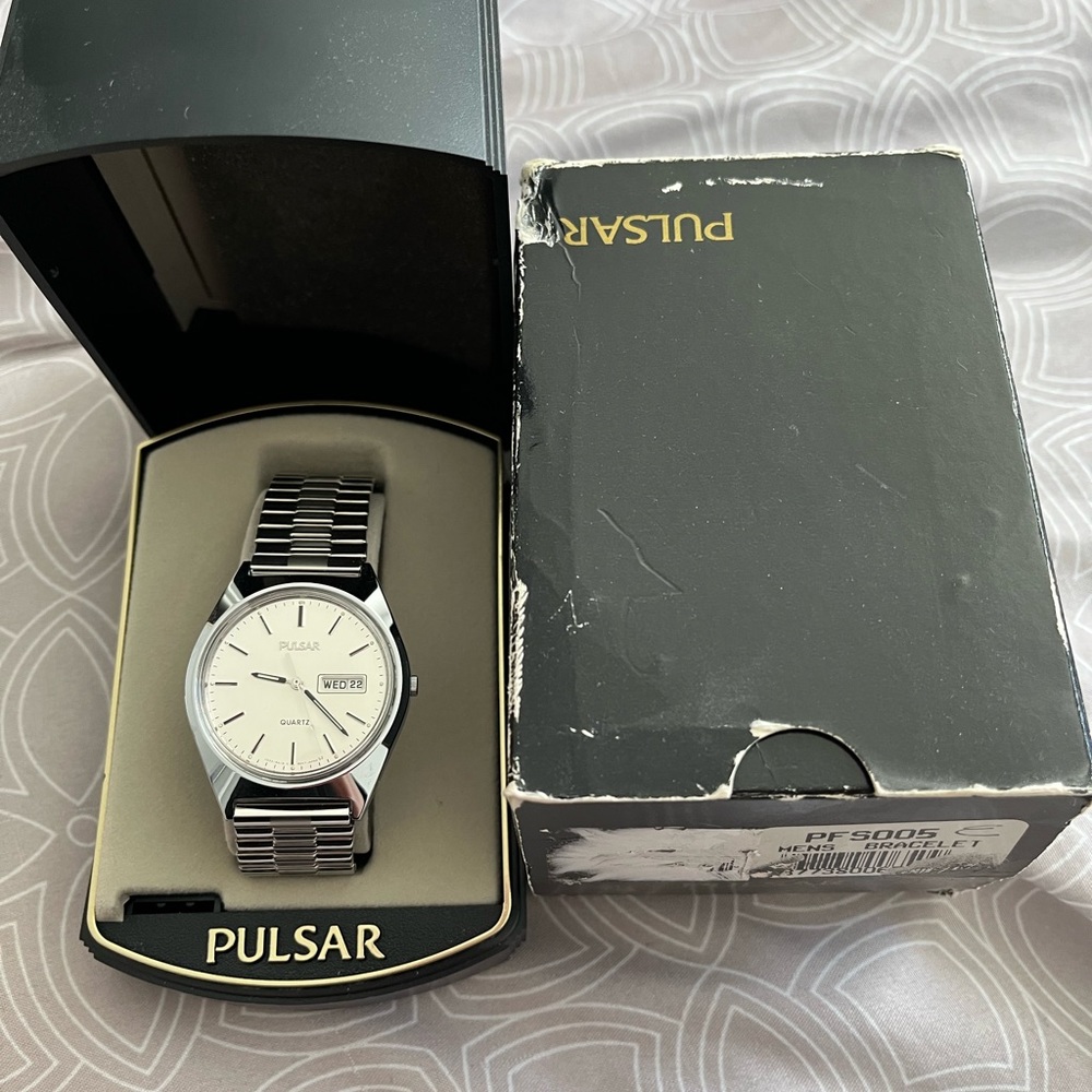 Pulsar Silver Stainless Steel Men's Watch with White Dial - Picture 2 of 5